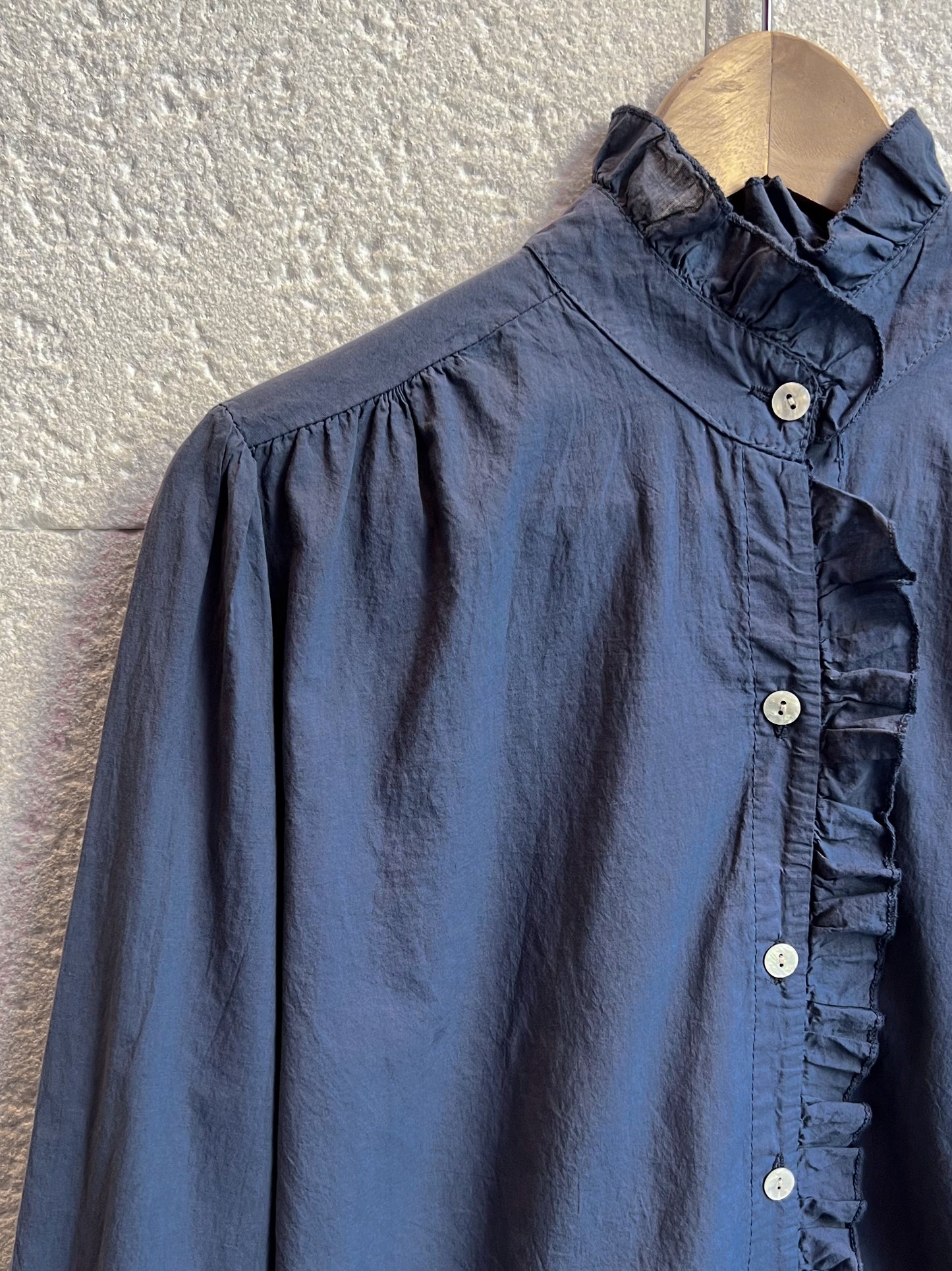 Camisa Cloud petróleo